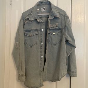 ✨NWT✨ Distressed Jean Shirt- Size Medium 💙